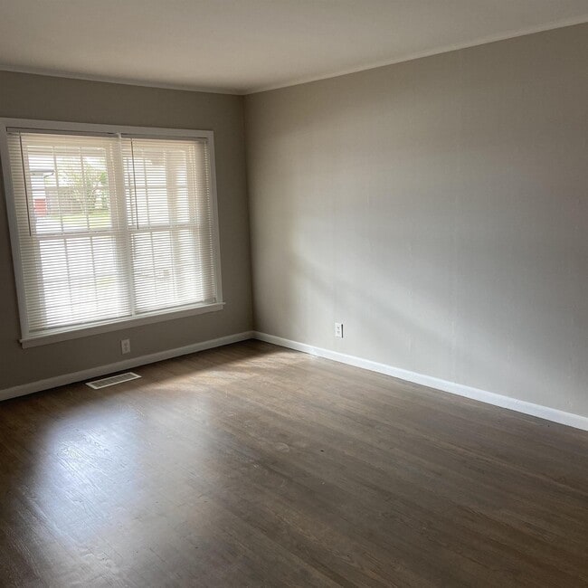 Photo - 6149 E 20th St