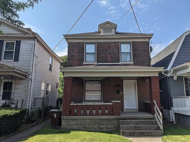 Building Photo - 303 E 21st St Rental
