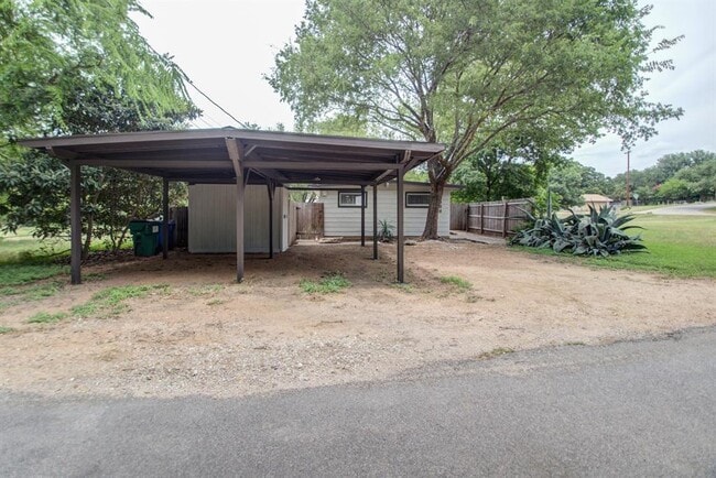 1608 Boyd Ln
