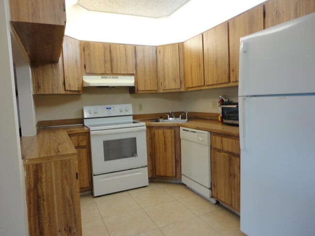 Photo - 523 Shady Pine Way Unidad B2
