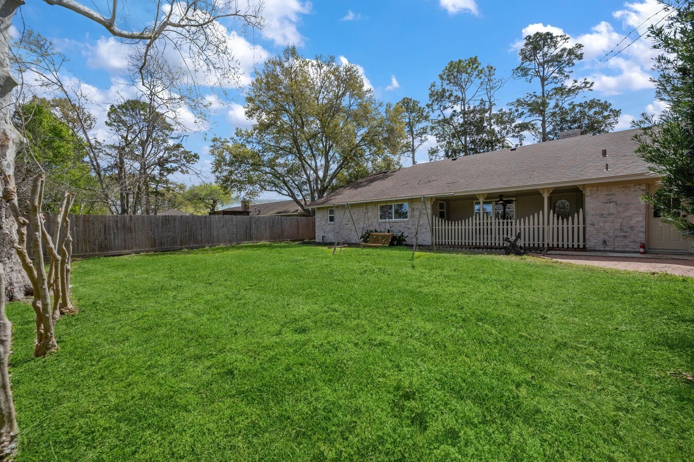 Photo - 210 Ridgemont Dr