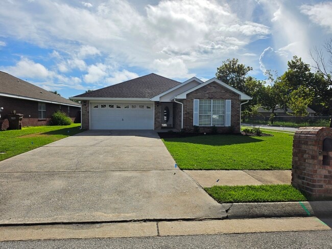 Front drive way and garage - 3742 Boardwalk Ct