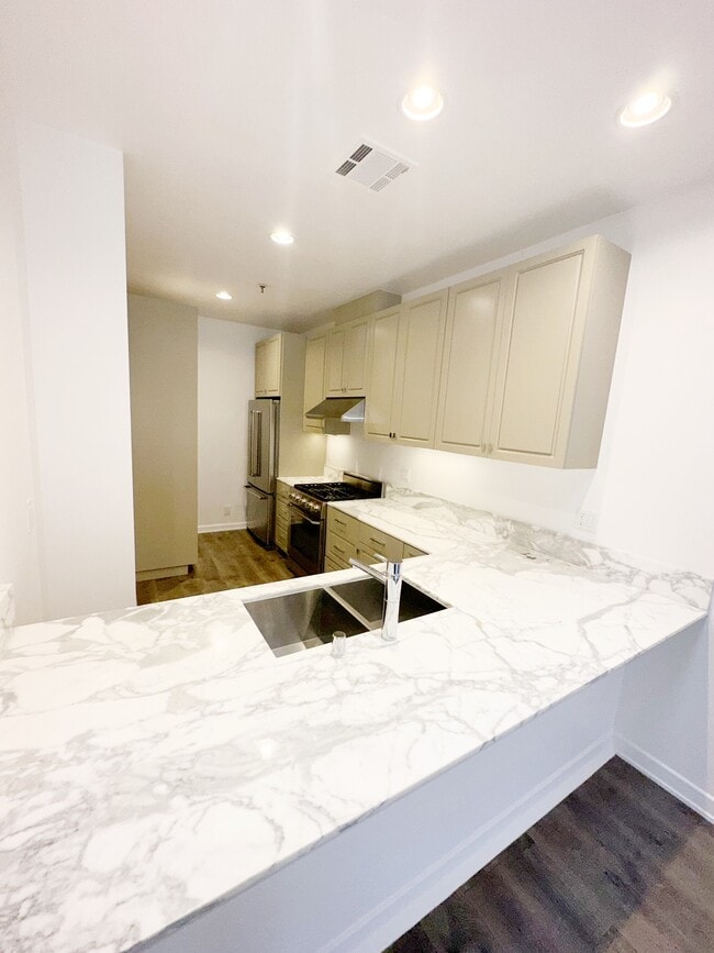 Photo - 230 S. Hamilton