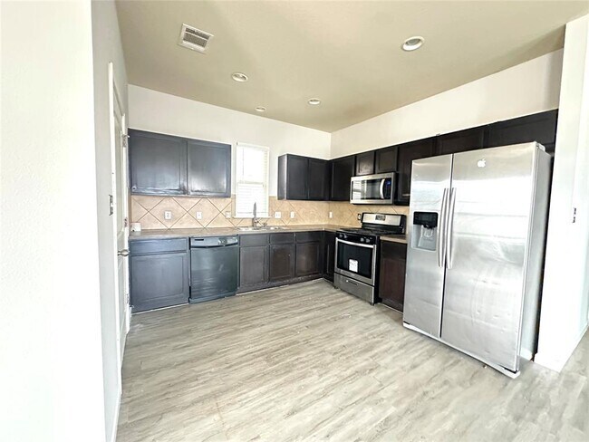 Photo - 4530 Kind Way