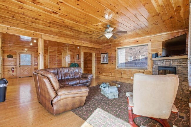 Photo - 1115 Towering Oaks Dr Unit ID1373975P