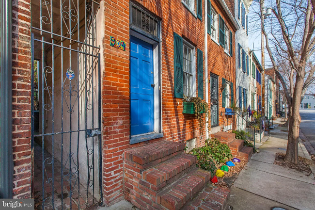 Building Photo - 906 Tyson St Rental