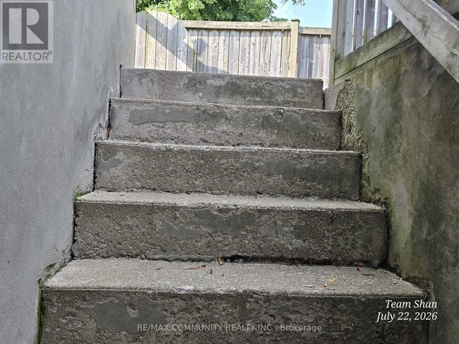 Photo - 166 St Lawrence Dr