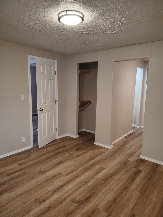 Photo - 602 S Woody Dr