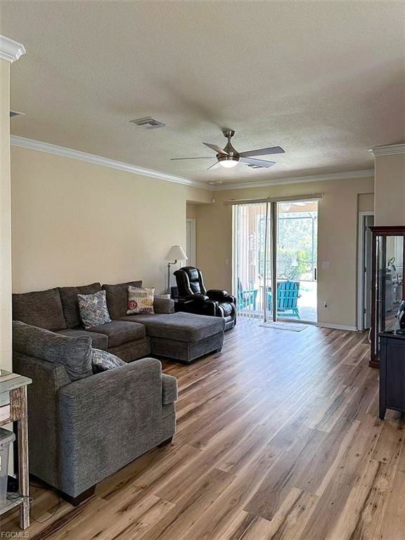 Photo - 2350 Heydon Cir E