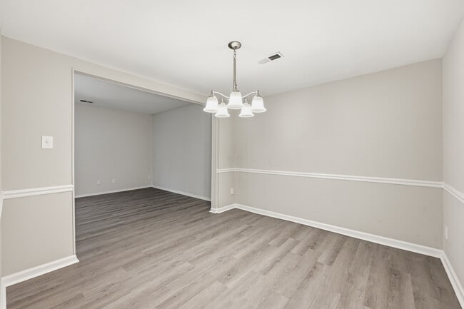 Photo - 8001 Regent Park Ln