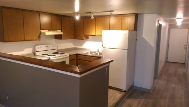 Photo - 3267 N Bartlett Ave Unit UWM / East-Side 3BR lower flat