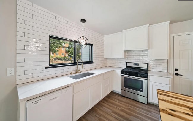 Photo - 610 W Fairview St