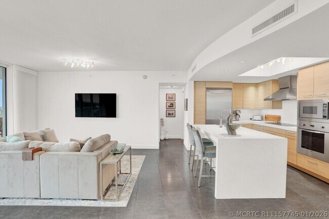 Photo - 1 N Ocean Blvd Unit 812