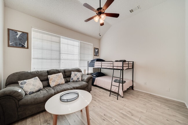 Photo - 4501 Westbriar Ln Unit ID1056387P