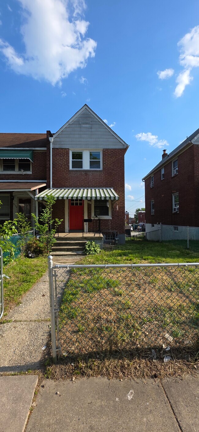 Building Photo - 6131 Cardiff Ave