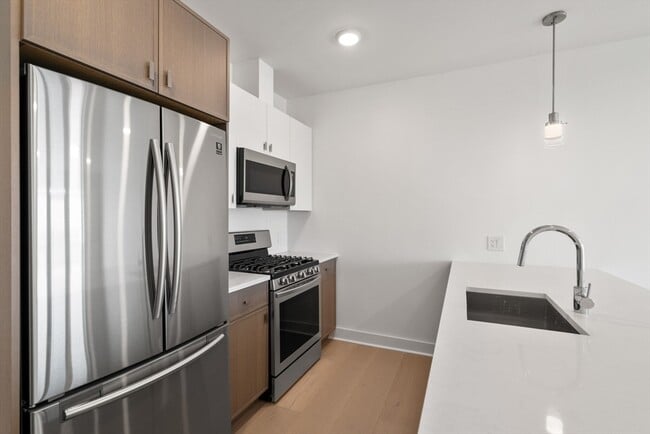 Photo - 917 Bennington St Unit PH506