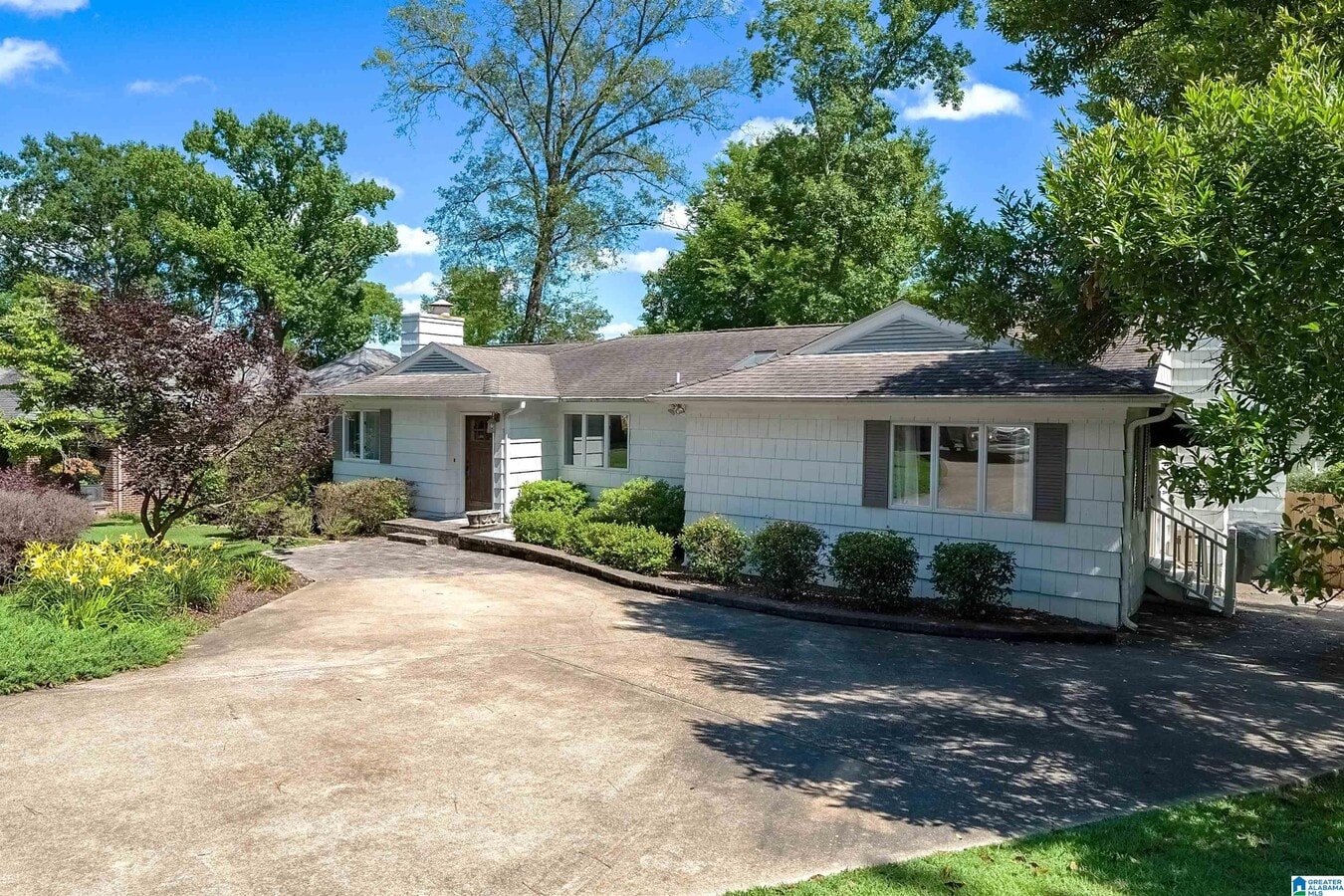 Photo - 2005 Chestnut Rd