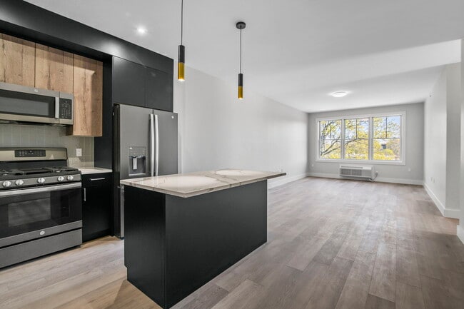 Building Photo - 2021 Jones Rd