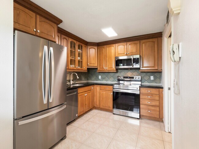 Photo - 4030 W Palm Aire Dr Unit 506