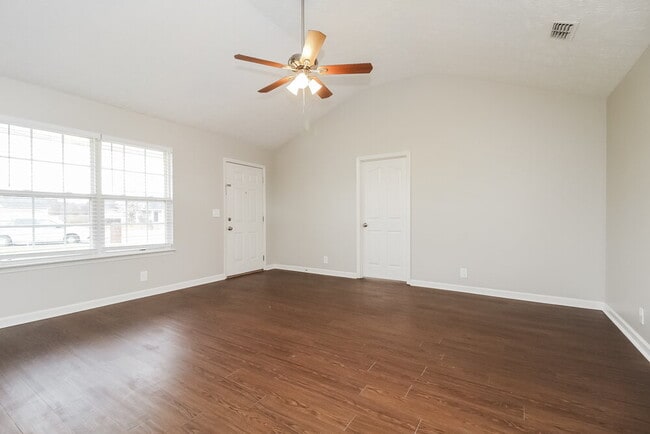 Photo - 1606 Vista Ct