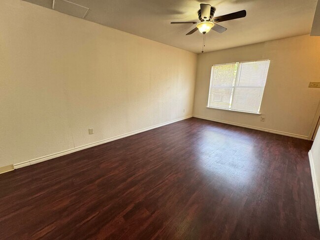 Building Photo - 403 E French Ave Rental