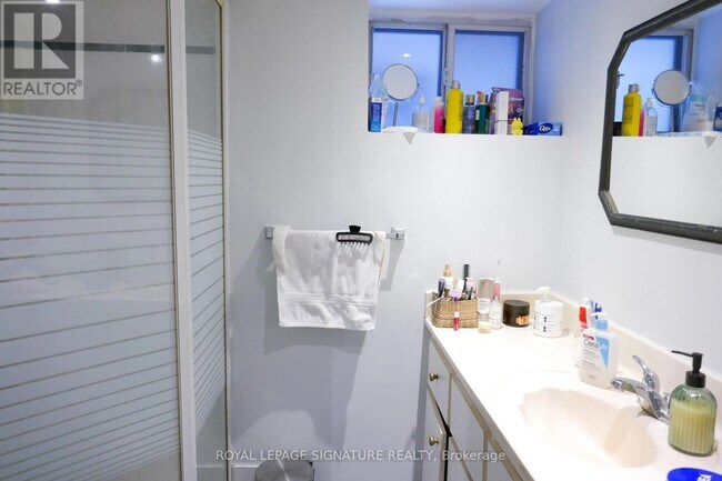 Photo - 1026 Ossington Ave