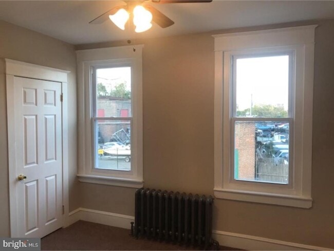 Photo - 4749 James St