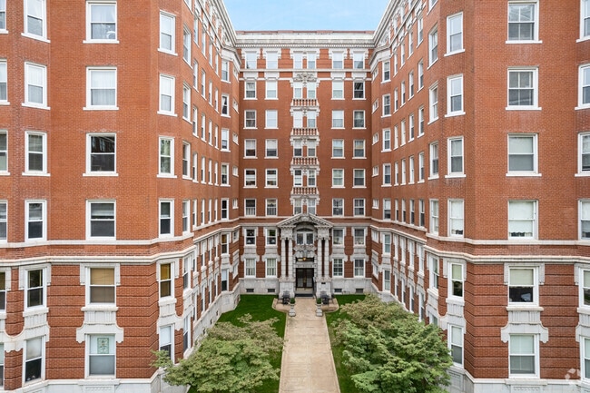 Photo - St. Regis Apartments