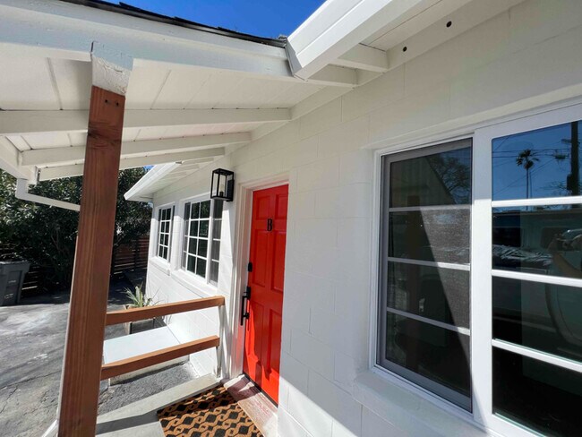 Photo - 400 Calle Del Monte Unit B