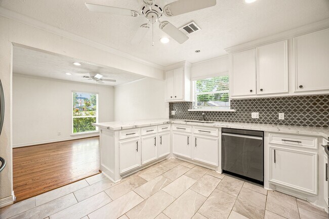 Photo - 9762 Tappenbeck Dr