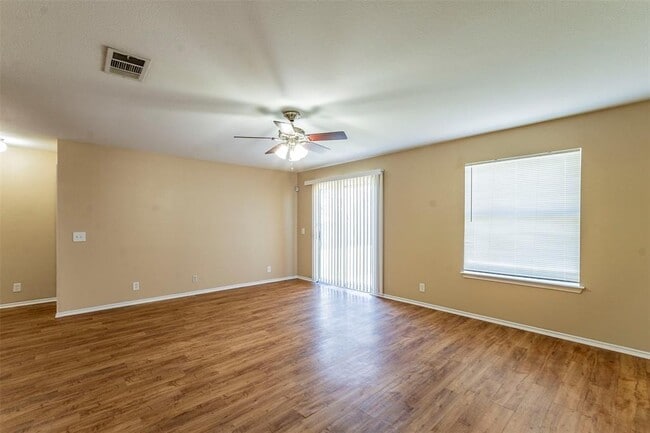 Photo - 207 Mitchell Dr
