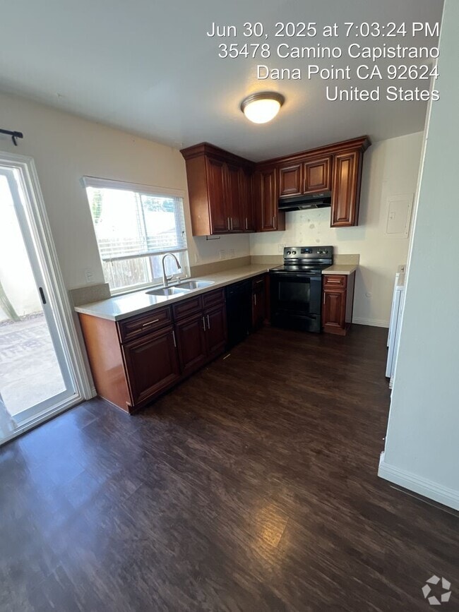 Building Photo - Beautiful 2 Bedroom with Ocean View in Dan... Rental