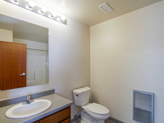 Photo - 234 Washington Ave Unit Cardinal Apartments #210