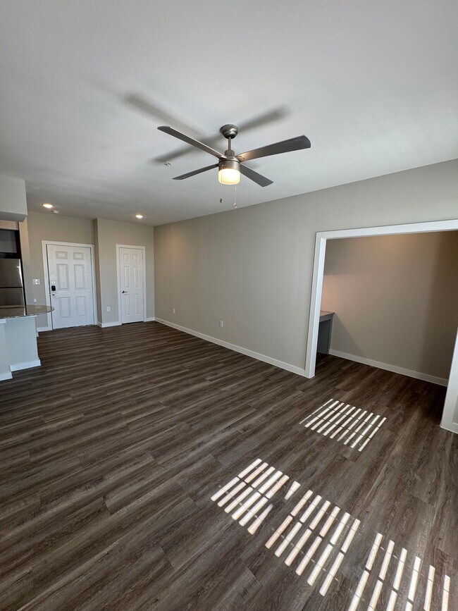 Photo - 5000 Overboard Cv Unidad 6306