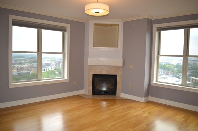 Photo - 360 W Washington Ave Unit 1001