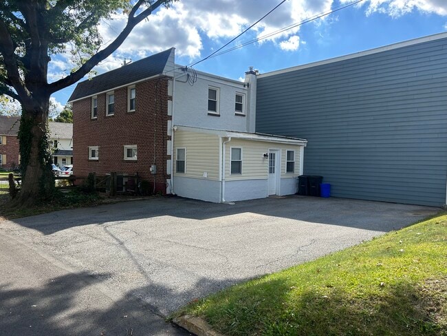 Photo - 501 W Market St