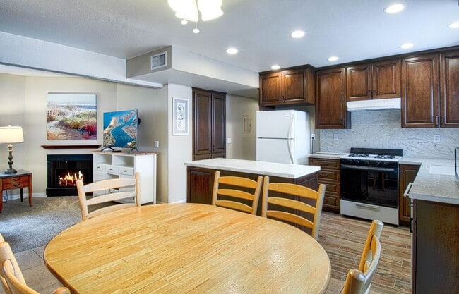 Photo - 414 E Oceanfront Unidad C