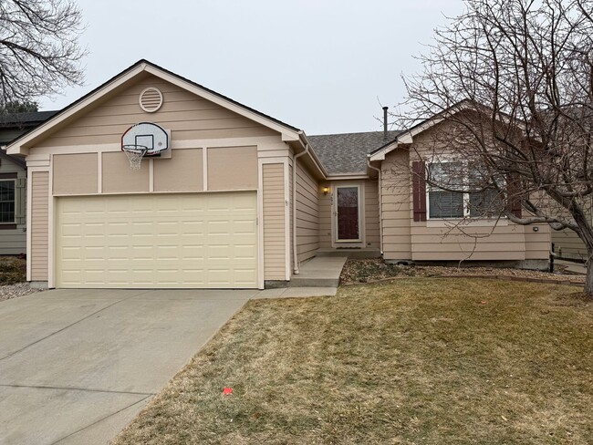 Building Photo - Spacious 4-Bedroom Ranch with Finished Bas... Rental