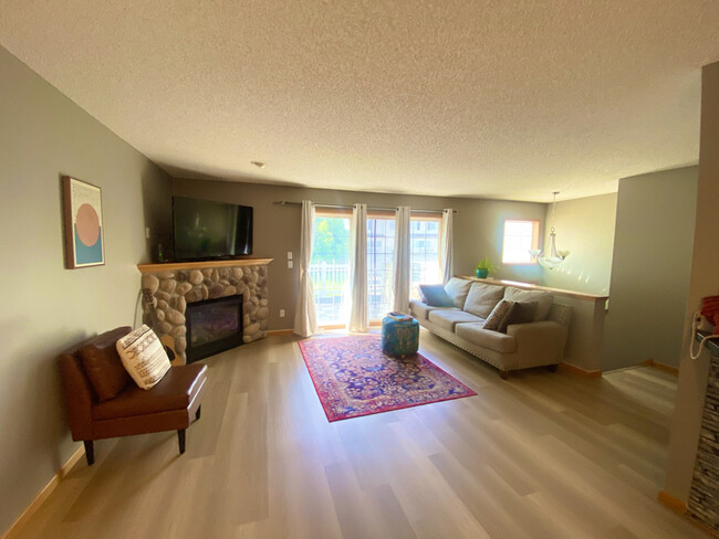 Photo - 4987 Grenwich Ave N Townhome