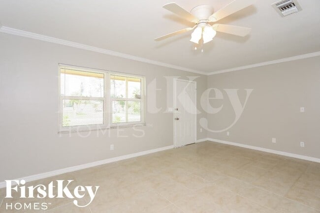 Photo - 9217 Pomelo Rd E