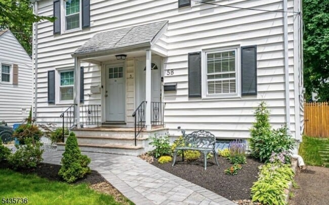 Building Photo - 5 Mayfield Pl
