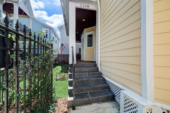 Photo - 1126 W 17th St