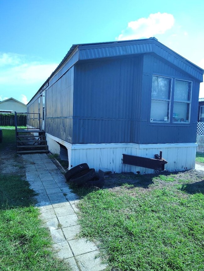 Building Photo - 675 Airport Rd Rental