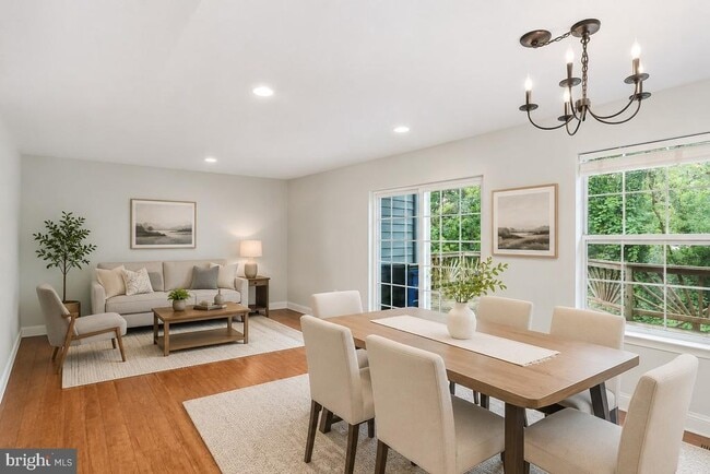 8579 Harvest View Ct