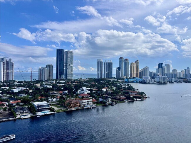 Building Photo - 19101 NE 36th Pl Unit 2109