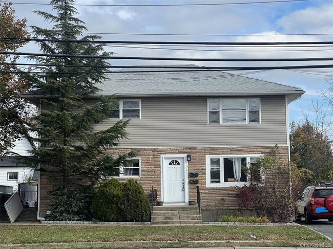 Building Photo - 790 Wellwood Ave