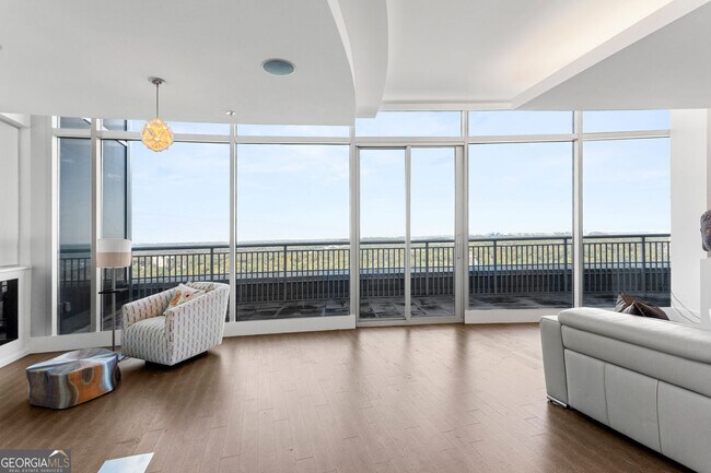 Photo - 3338 Peachtree Rd NE Unidad 3501