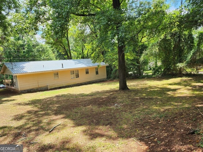 Photo - 583 Danielsville St