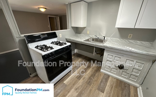 Photo - 3468 Bowen Ave