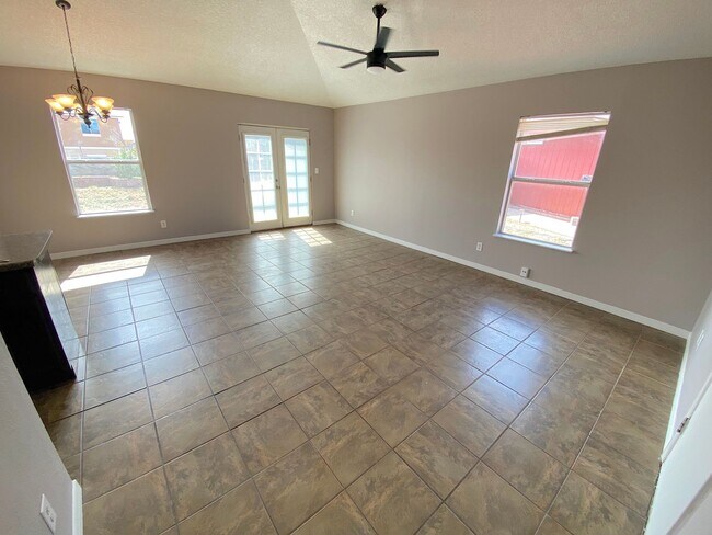Photo - East El Paso 3 bed 2 bath